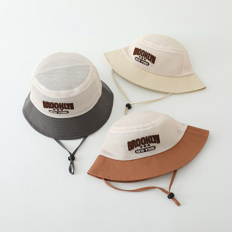 Met letters geborduurde babyzo - Baby Products For Summer recensie en prijs
